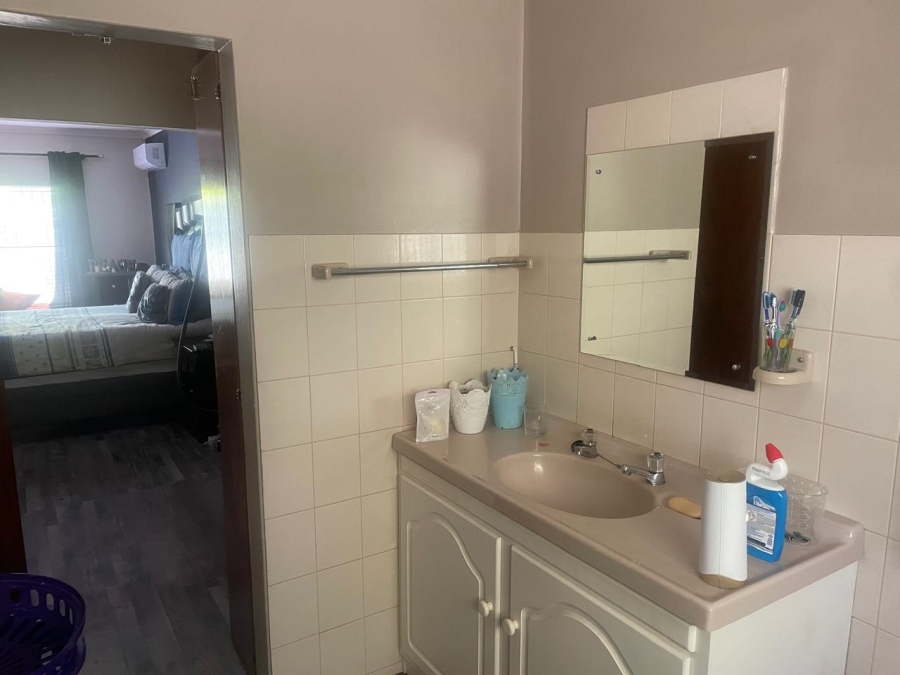 5 Bedroom Property for Sale in Porterville Western Cape